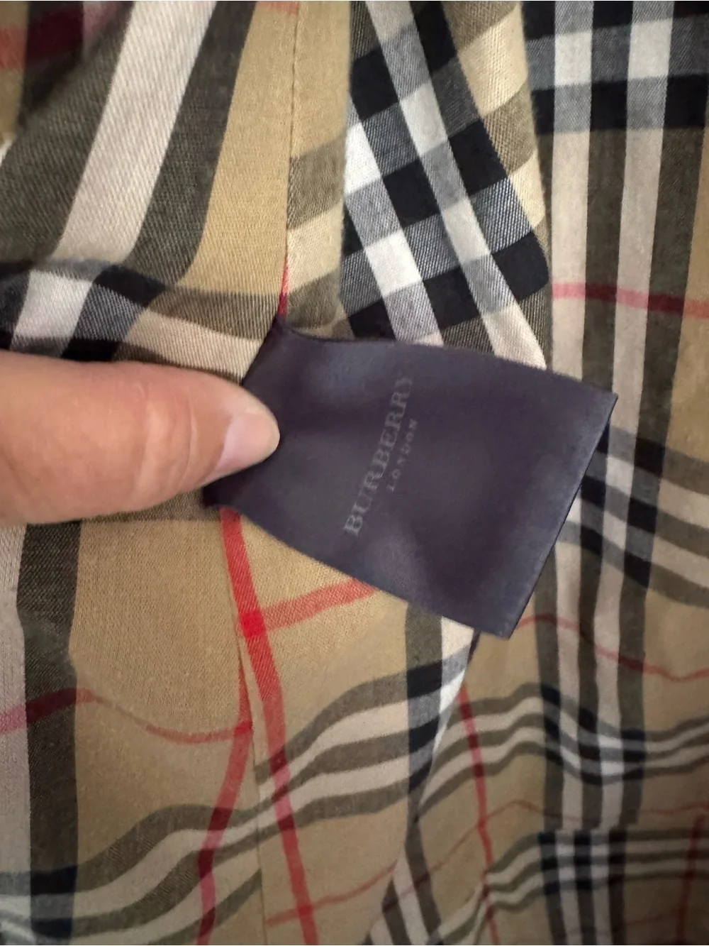 Burberry Red Coat with Signature Nova Check Lining. Trench style - Picture 14 of 14